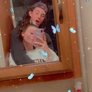 Meet your Posher, Devin